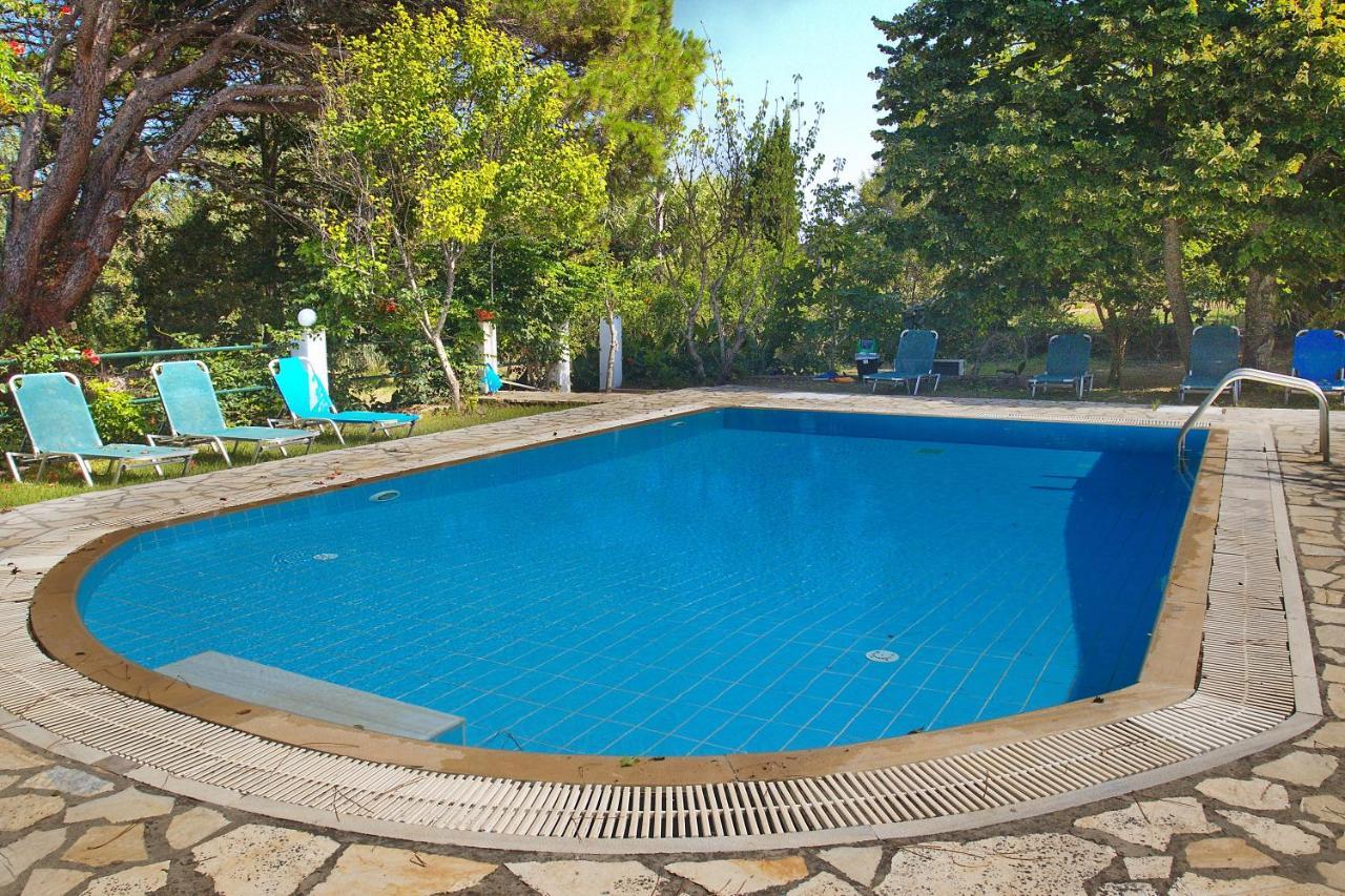 Villa Leda Karousádes Dış mekan fotoğraf
