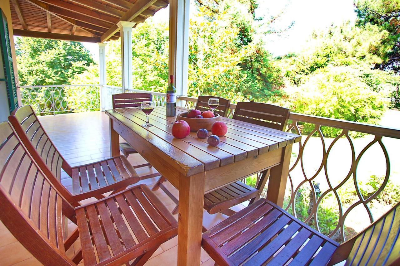 Villa Leda Karousádes Dış mekan fotoğraf