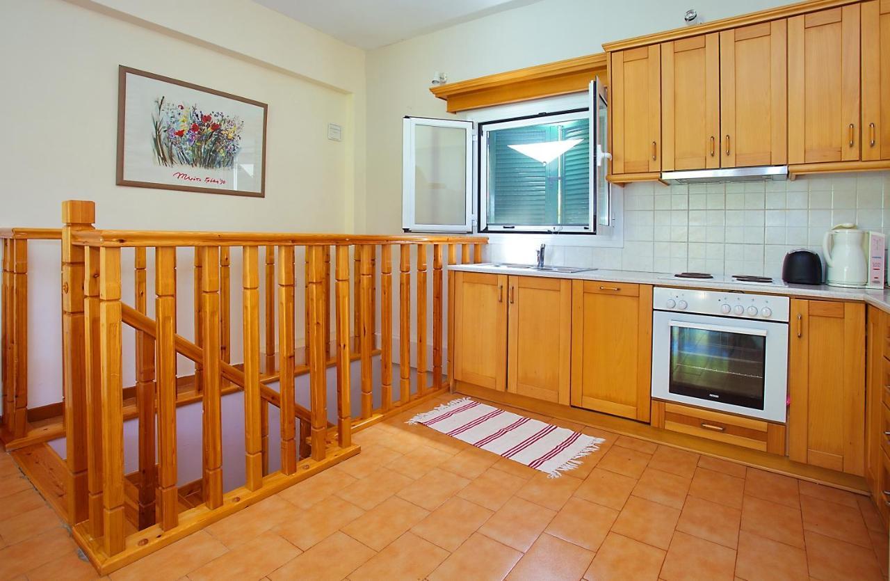 Villa Leda Karousádes Dış mekan fotoğraf