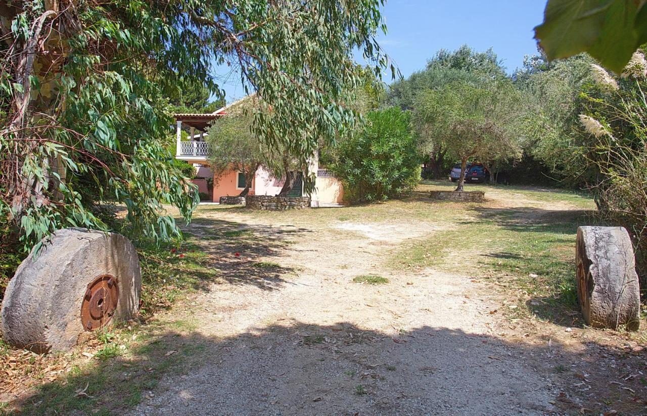 Villa Leda Karousádes Dış mekan fotoğraf