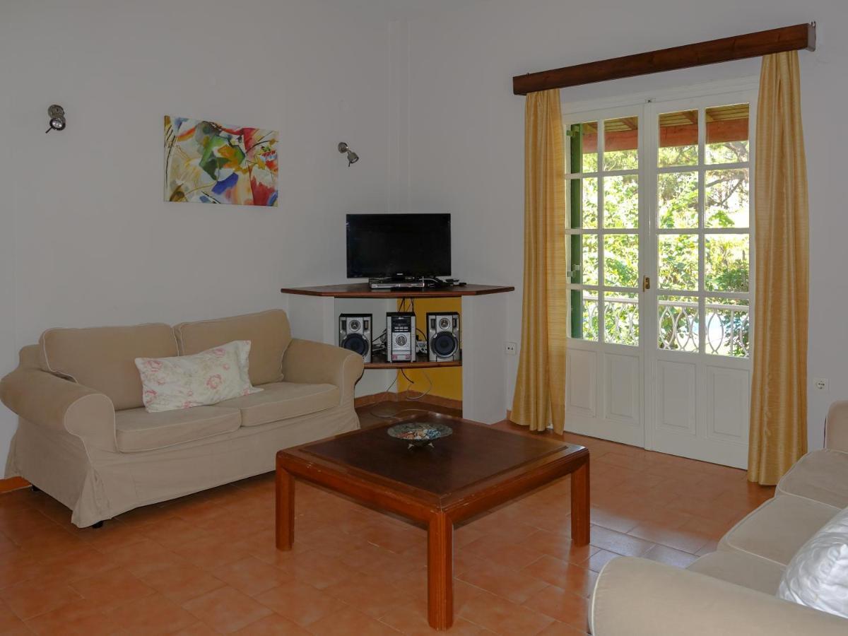 Villa Leda Karousádes Dış mekan fotoğraf