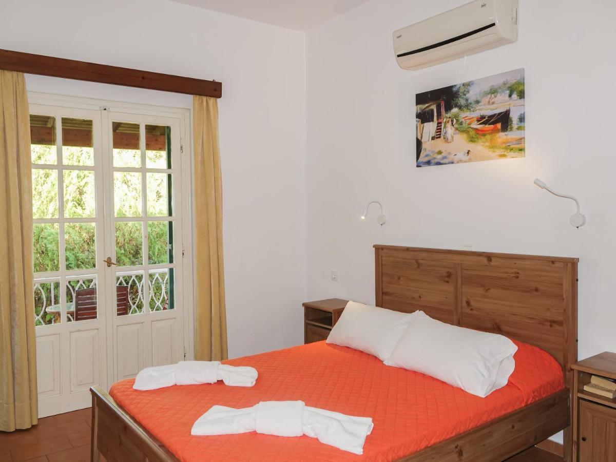 Villa Leda Karousádes Dış mekan fotoğraf
